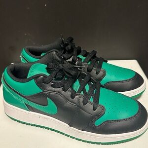 Jordan Low 1 Black Lucky Green